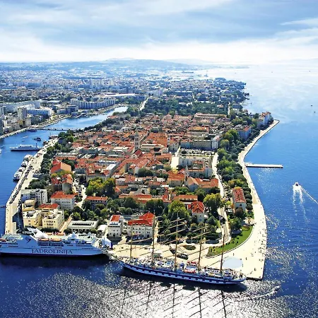 In ゲストハウス 3*